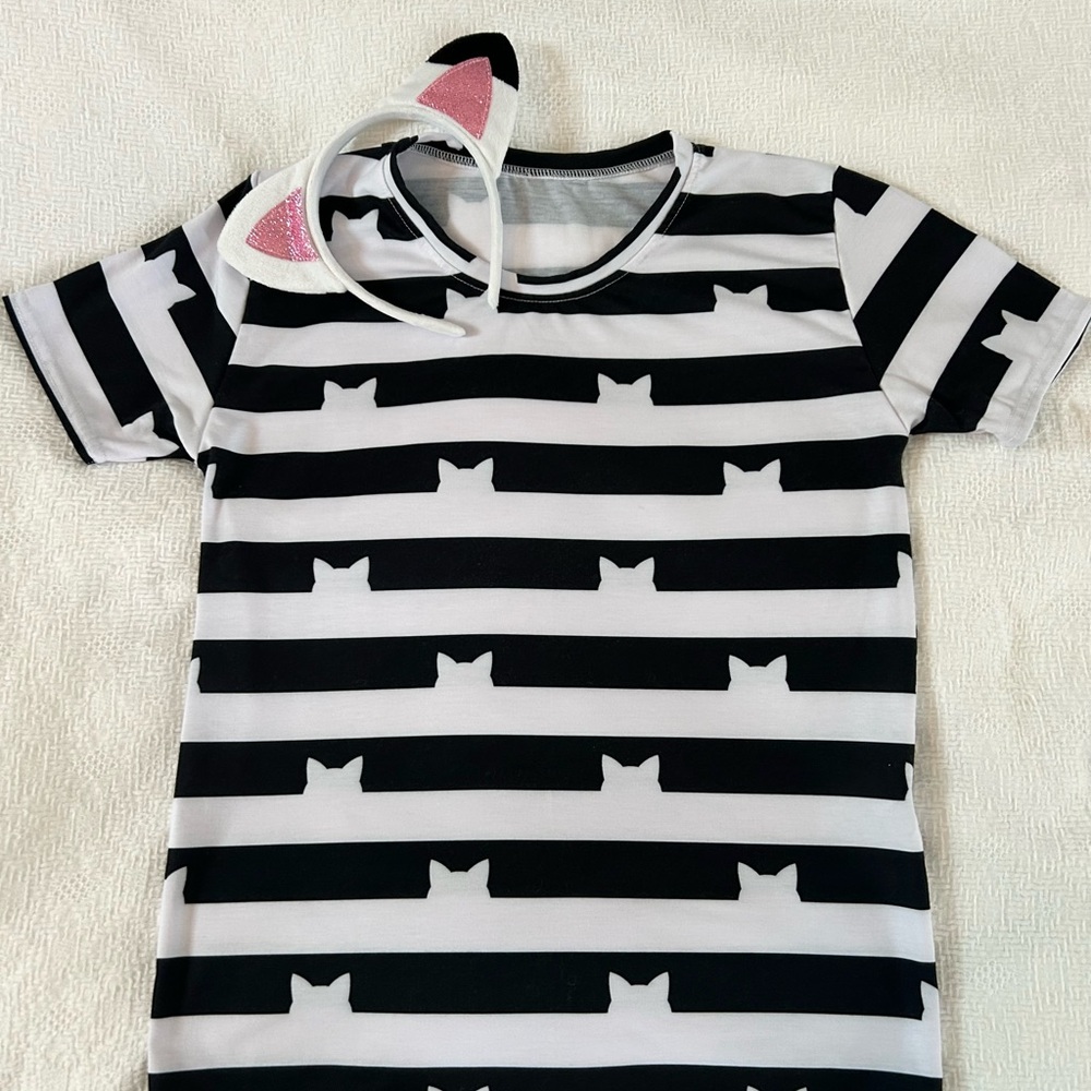 Adult Gabby’s Dollhouse Gabby shirt costume